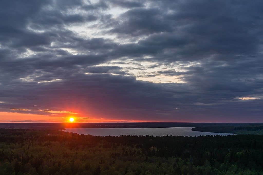 Озеро Красное, Ленинградская область